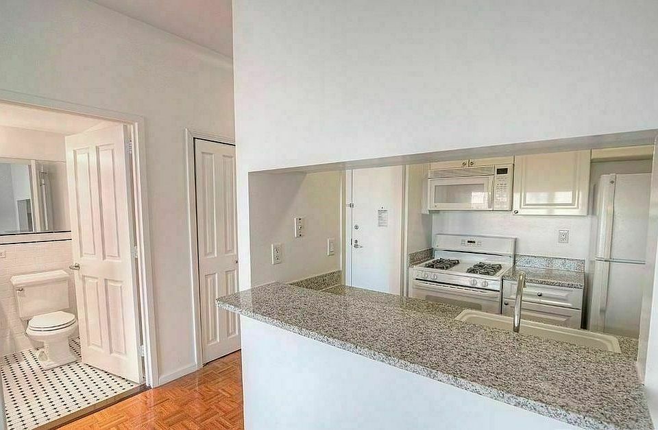 2nd image of 328 W 43rd St #24