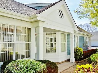 6 Amagansett Ct, Ridge, NY 11961