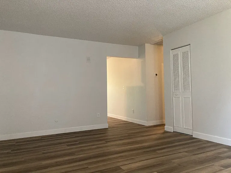 633 SE Flint St #15 — Photo 15