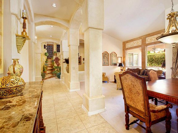 Dining area 1