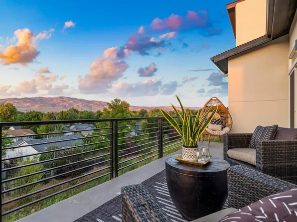 1246 E Echelon Ridge Ln, Boise, ID 83716