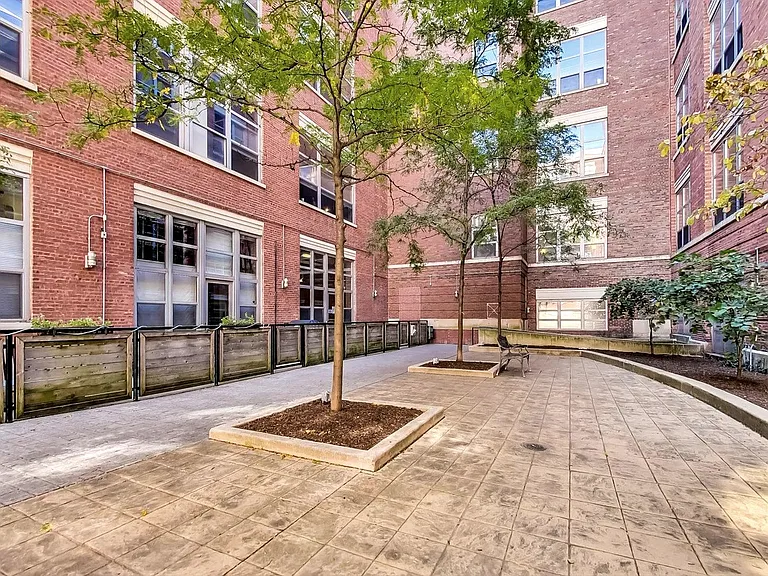 1735 N Paulina St #611 — Photo 9