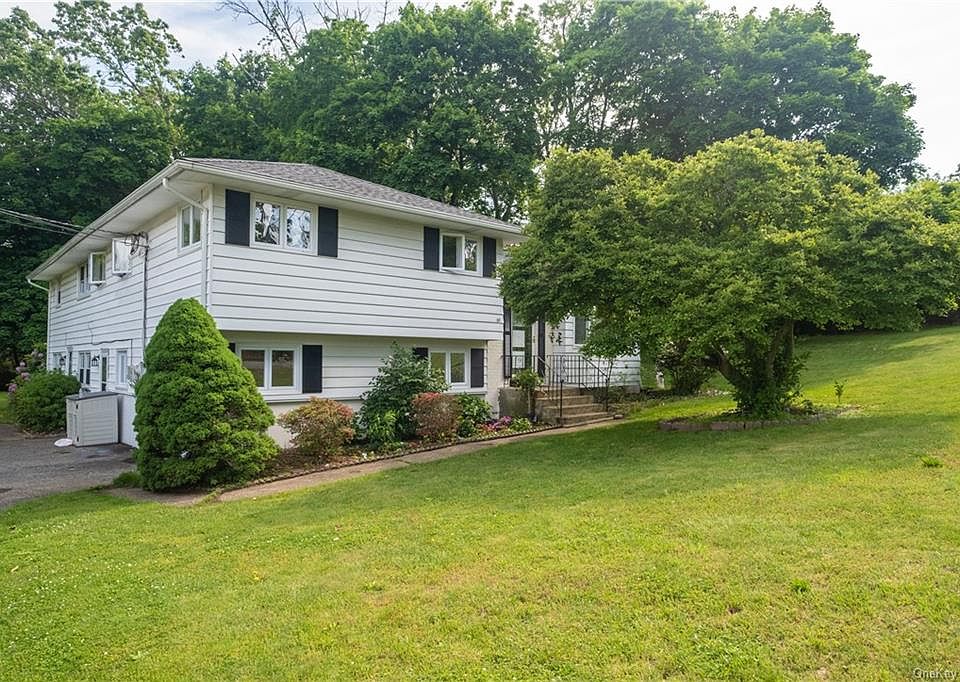 1st image of 69 Cairnsmuir Ln