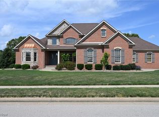 310 Royal Birkdale Dr, Columbiana, OH 44408