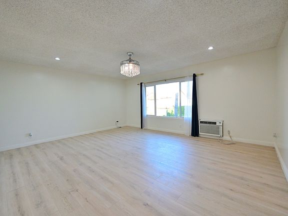 extremely bright and spacious fully upgraded 2 bed unit (2nd floor end unit, very quiet)