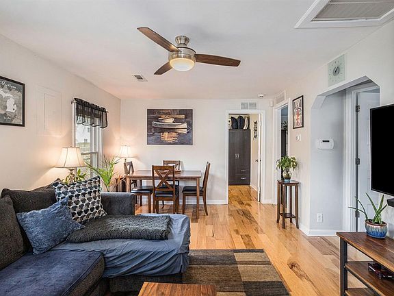 4th image of 1022 Parkwood Ave