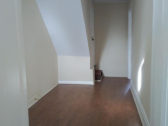 Foyer/ Hallway