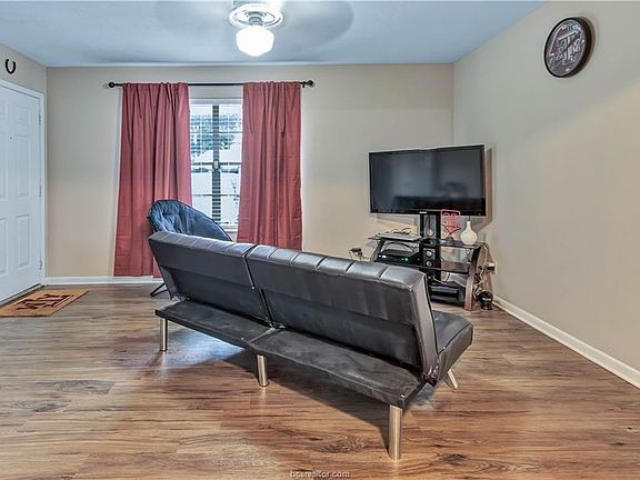 4th image of 1205 Vinyard Ct #A-b