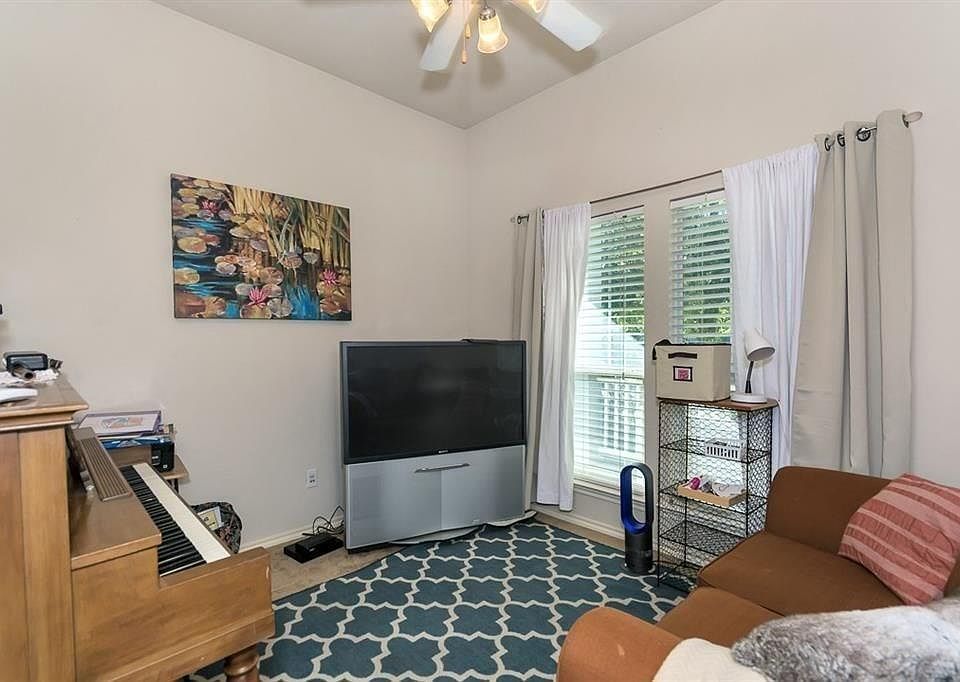 2nd image of 5108 Nash Ln
