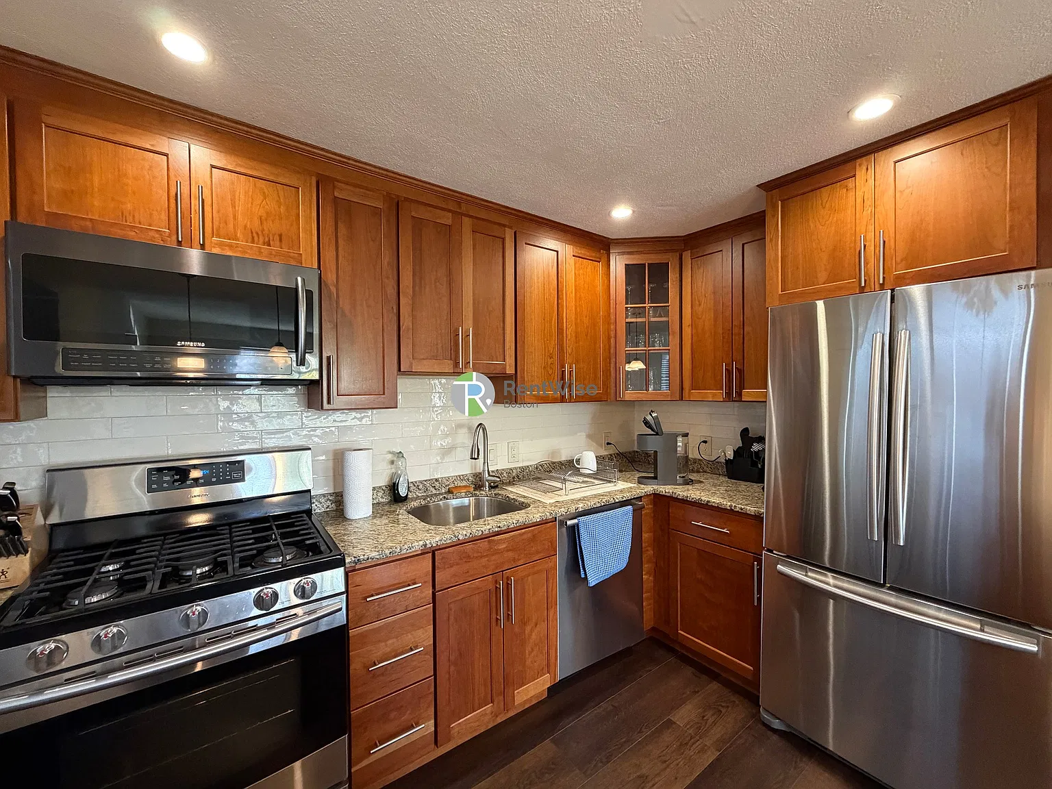 360 Market St — Photo 3