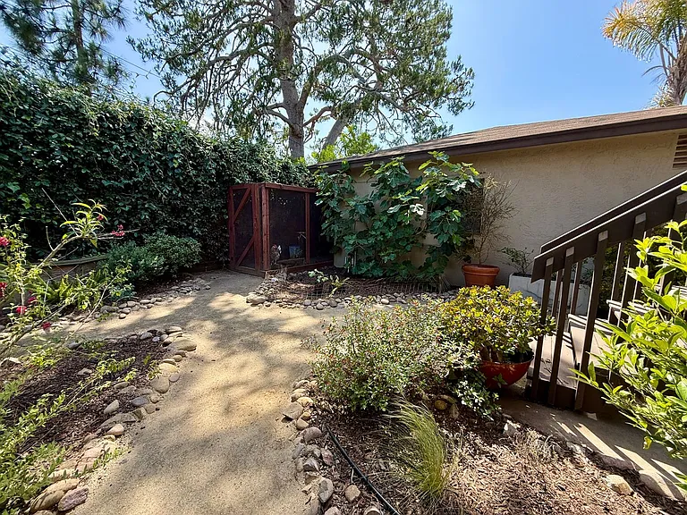 4221 Hill St — Photo 34