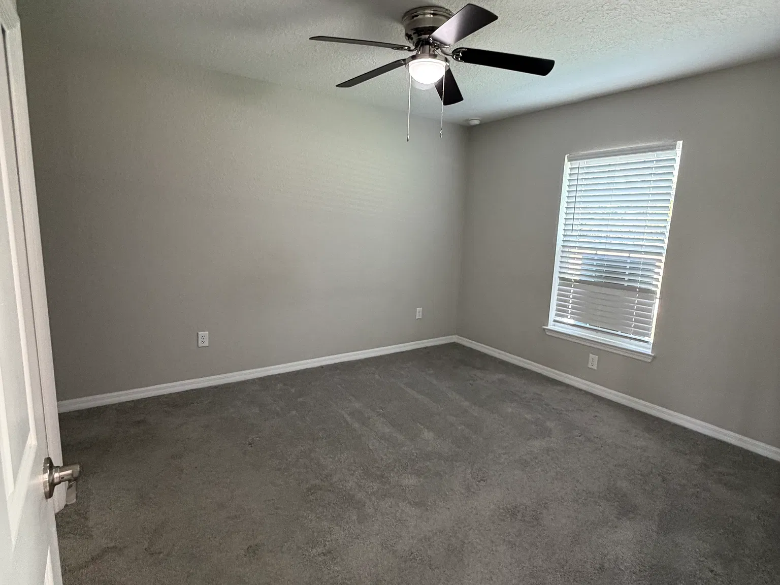 3 bed, 1000 sqft, $1,600 — Photo 4