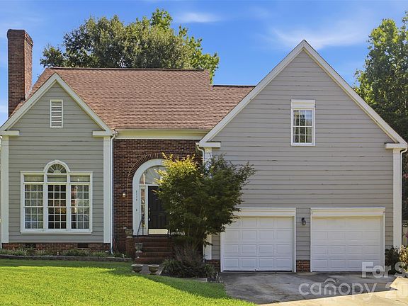 2nd image of 3110 Ivy Creek Rd