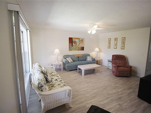 3rd image of 8 Vista Gardens Trl