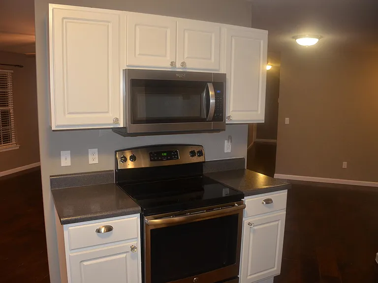 stove/oven and microwave