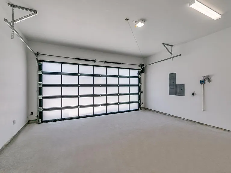 4438 Bonham St — Photo 19
