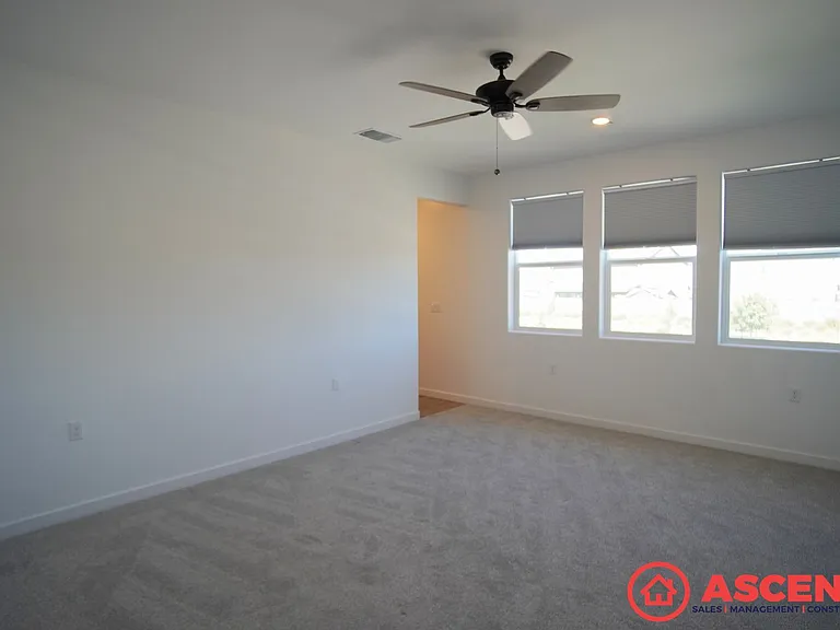 3316 Laurel Hill Ln — Photo 13