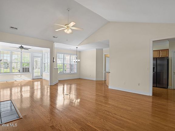 5th image of 1035 Golden Sands Way