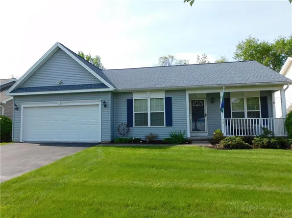 61 Leith Ln, Hilton, NY 14468