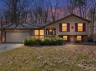 10897 Circle Rd, Luxemburg, WI 54217