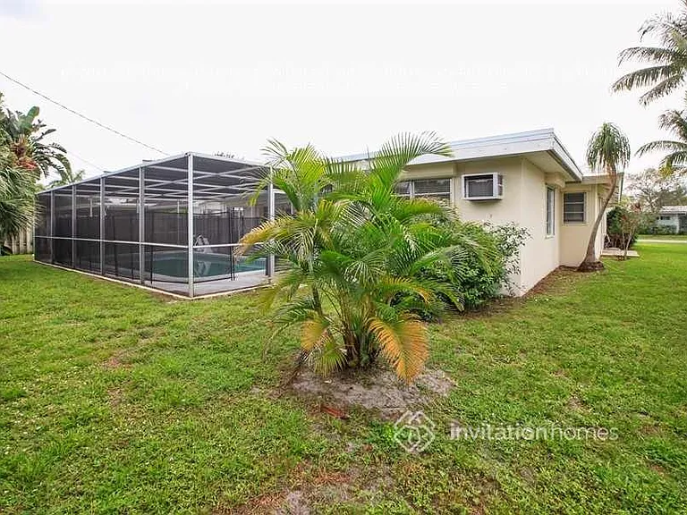 1250 SW 9th Ter — Photo 15