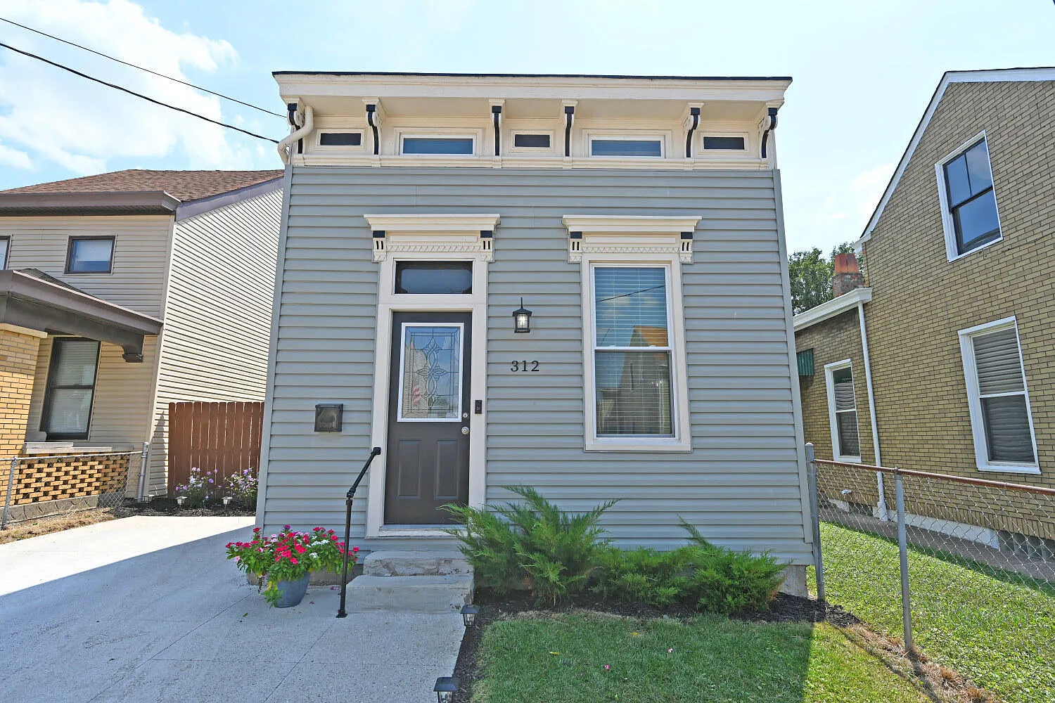 312 Thornton St photo 1