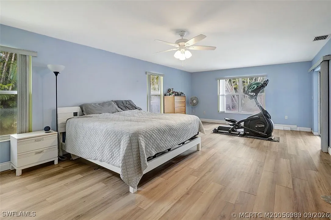 3 bed, 2.0 bath, 2365 sqft, $1,590 — Photo 4