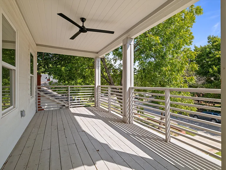 6255 Belmont Ave — Photo 32