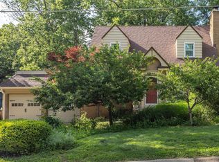 5905 Walnut Hill Dr, Des Moines, IA 50312