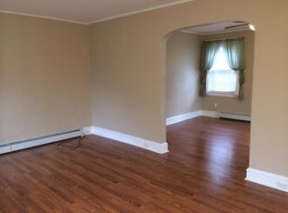215 Magnolia Ter #A, Upper Darby, PA 19082