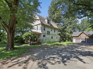 37 Livingston Ave, Roseland Boro, NJ 07068