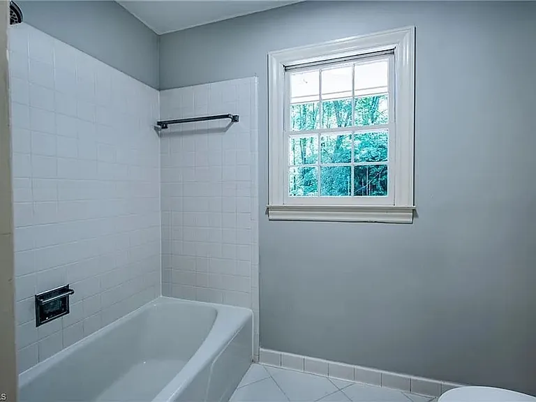 3230 Kinnamon Rd — Photo 23