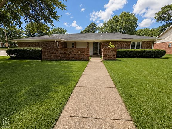 3rd image of 2609 Glenwood Dr