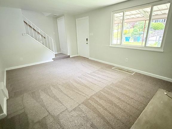 5th image of 126 Briarwood Dr
