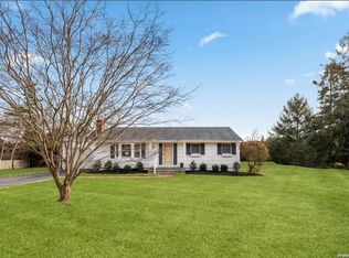 6 Bishop Pl, Westhampton Beach, NY 11978