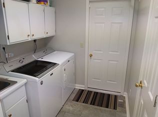 10204 Lake Sebago Dr, Fort Wayne, IN 46804