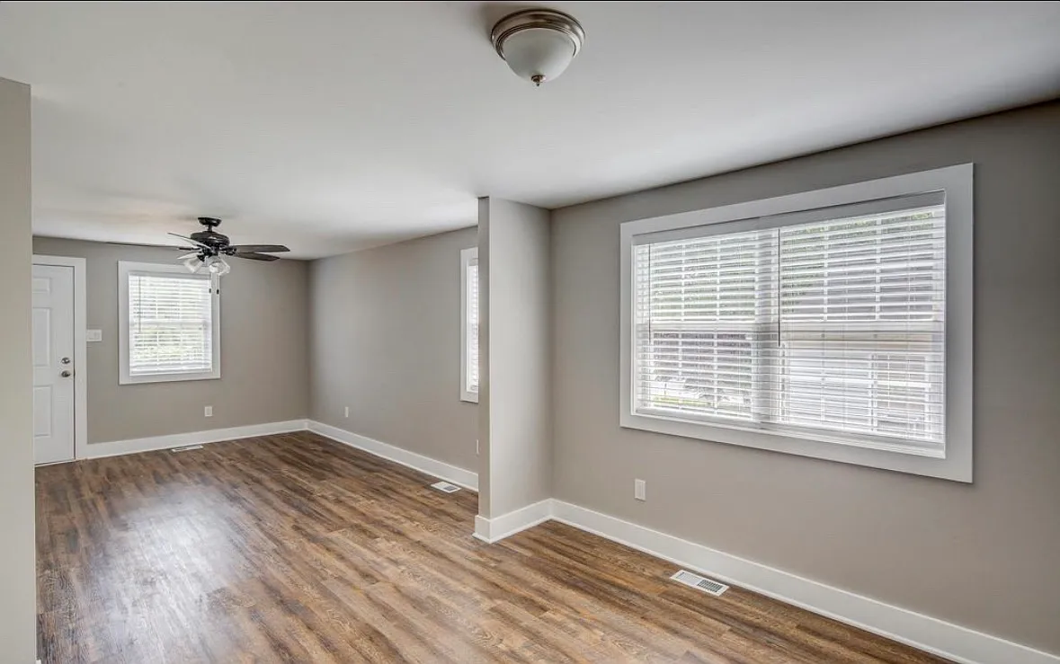 412 S Charleston Ave — Photo 4