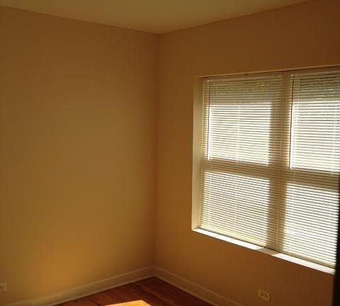 3rd image of 4614 N Monticello Ave