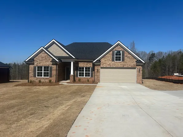245 Carriage Gate Dr, Wellford, SC 29385