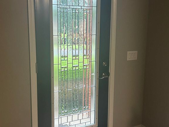 4th image of 18 Margaret Ct