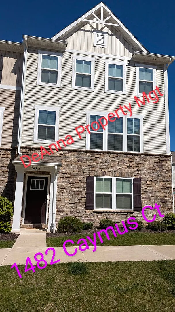 Luxury Townhome — Photo 1
