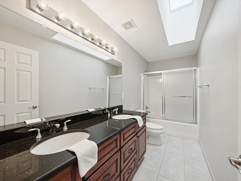 4976 Saddle Brook Ct — Photo 22