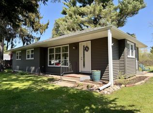 404 8th St, Kenosha, WI 53140
