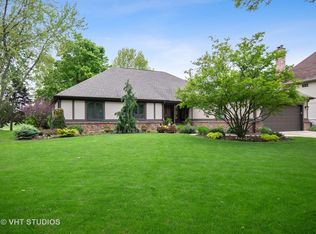 852 W Bauer Rd, Naperville, IL 60563