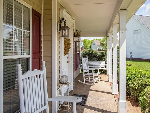 2nd image of 2612 Mercer Pl