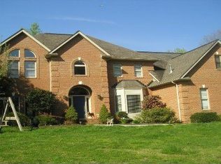 11935 Couch Mill Rd, Knoxville, TN 37932