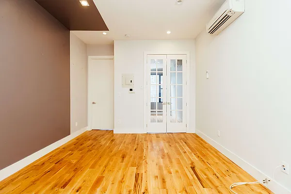 Rented by Nooklyn NYC LLC | media 15