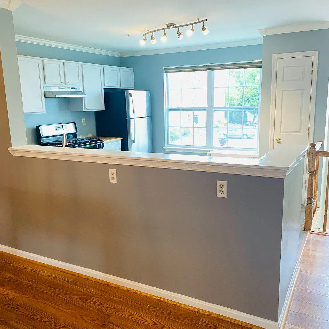 3 bed, 2.5 bath, 1768 sqft, $3,000 — Photo 3