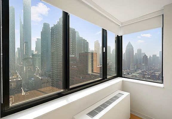 5th image of 1 Columbus Pl APT S18a