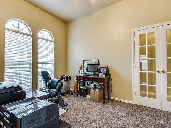 5th image of 2808 White Rock Dr